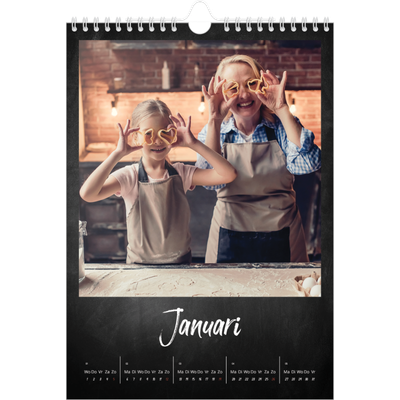 Fotokalender A4 (20 x 30 cm) — Krijtbord stijl [Januari]